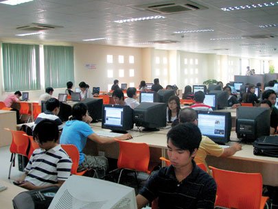 Việc số hóa bài giảng và các nội dung liên quan tới ngành giáo dục mới là mấu chốt quyết định sự thành công trong việc nối mạng giáo dục. Ảnh: Tuyết Ân.